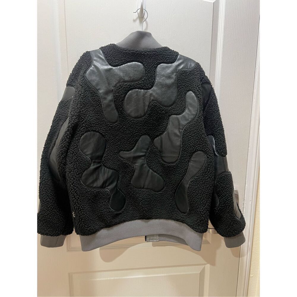 The Hideout Clothing Sherpa & Faux Leather Bomber Black Jacket camouflage Sz L - Picture 4 of 6